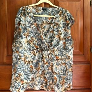 Talbots woman v neck sleeveless blouse
